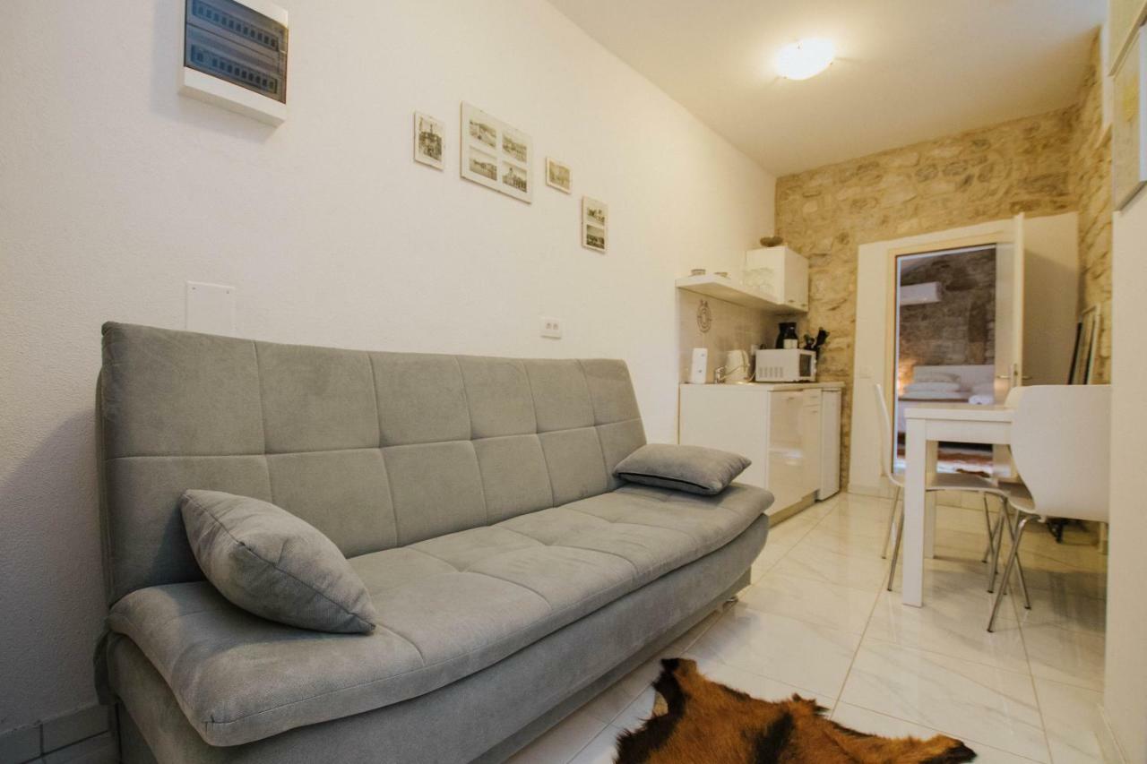 Apartment Toma โตรกีร์ ภายนอก รูปภาพ