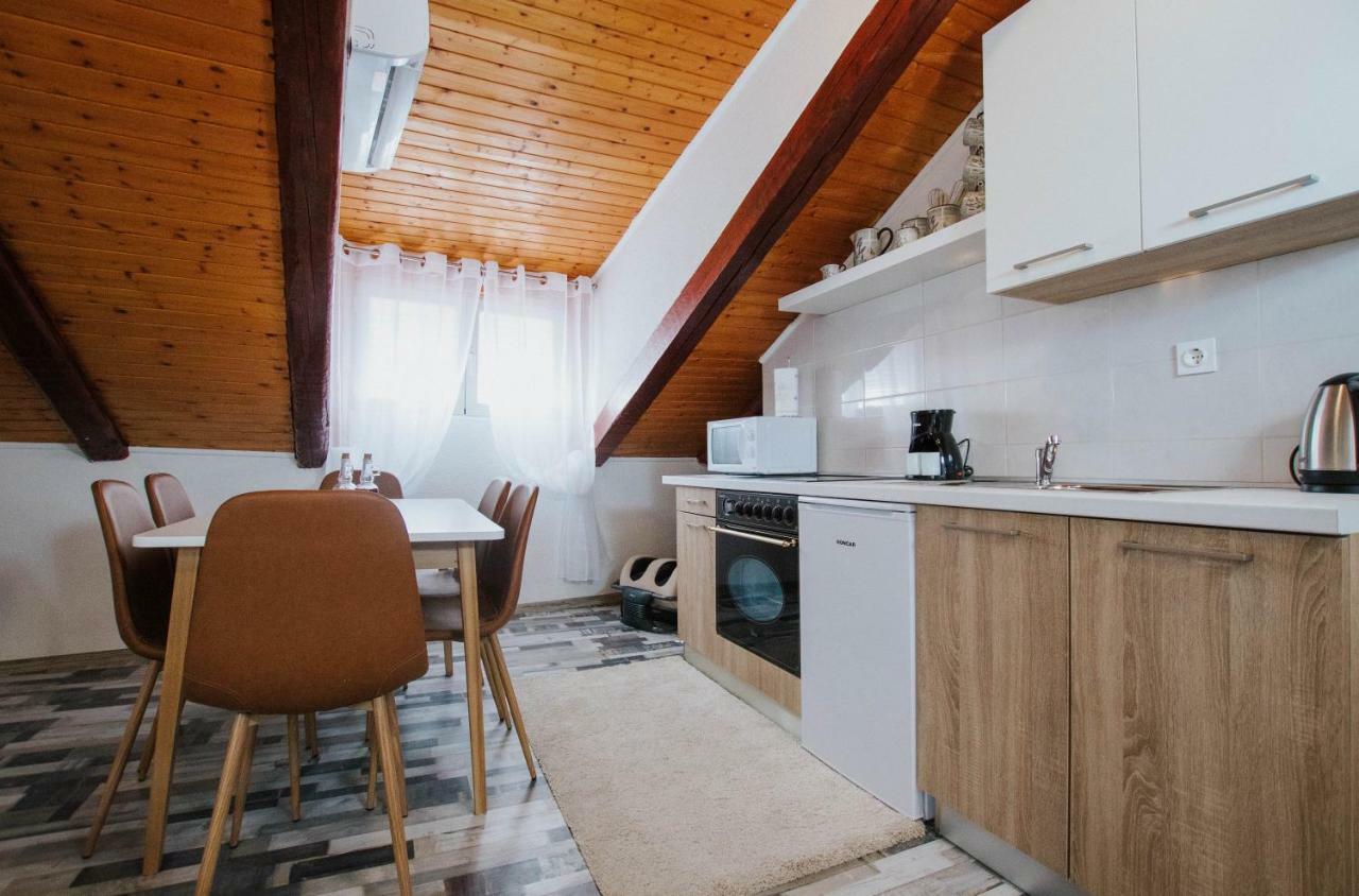 Apartment Toma โตรกีร์ ภายนอก รูปภาพ